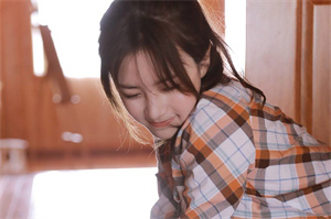 爱上海419：Cat cafe culture emerged in some large cities in Asia a few years ago